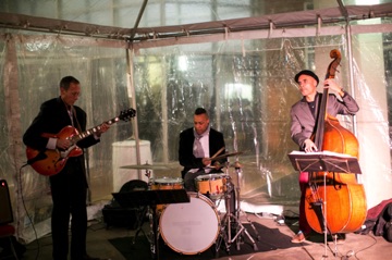 With Brannen and Joao in very cold tent. For some reason Texas gigs are often outside in broiling heat or freezing cold. With Brannen and Joao in very cold tent. For some reason Texas gigs are often outside in broiling heat or freezing cold.