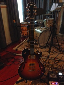 A wonderful Collings Soco Dlx with a carved spruce top instead of maple, Lollar low wind pickups. This guitar is very close to being right in the middle between a laminate 335 sound and a carved top sound. A light center block and light guitar overall. This was a 2nd but still haven't figured out why. They are perfectionists out there at Collings. A wonderful Collings Soco Dlx with a carved spruce top instead of maple, Lollar low wind pickups. This guitar is very close to being right in the middle between a laminate 335 sound and a carved top sound. A light center block and light guitar overall. This was a 2nd but still haven't figured out why. They are perfectionists out there at Collings.